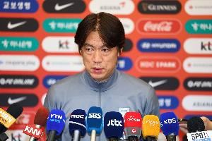 韩国队主帅:短时间内提升球员水平很难,将从惨败中吸取教训