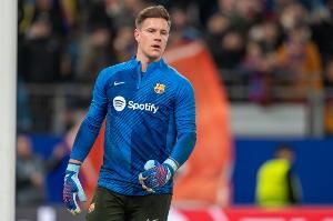  世体：特尔施特根手术后恢复期延长，预计年底或明年初复出