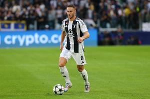  博班：库普梅纳斯是纯粹的中场，长远来看他可能无法适应踢中后卫