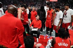  队记：斯普利特曾是专职中锋教练 他升职后球队就没有中锋教练了