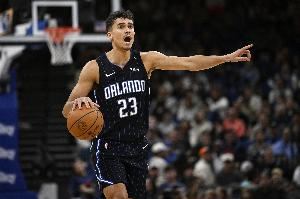  替补奇兵！达-席尔瓦11中8高效拿下20分4板3助2断难救主