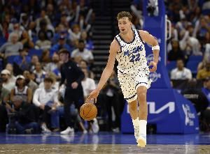  状态不佳！小瓦格纳15中6拿到18分6板2助 正负值-19最低