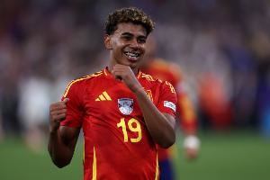  阿斯：亚马尔想要参加明年3月欧美杯，希望巴萨和西班牙足协和解