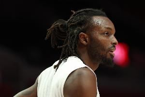  拓记：球员开小会是好事 不过输给火箭这种总冠军级别的队也正常