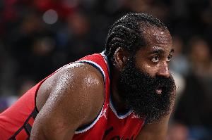  顶不住！哈登半场7投仅1中拿到5分3助 正负值-23最低