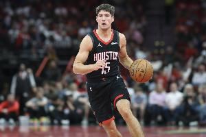 一级恶犯！谢泼德被贝恩帽翻&挑衅 倒地勾腿放倒对手