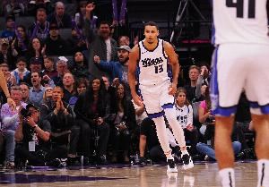  国王从G联盟召回基根·穆雷！队记：他预计将在周五迎赛季首秀